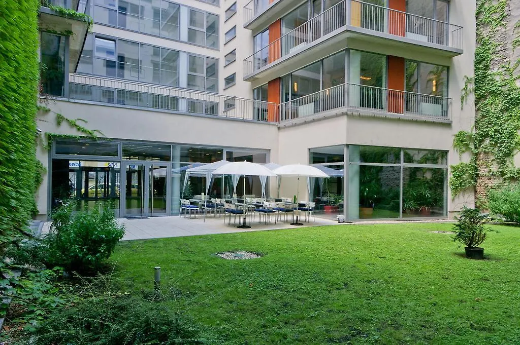 Luxury Downtown Apartments Budapest 4*,  Magyarország